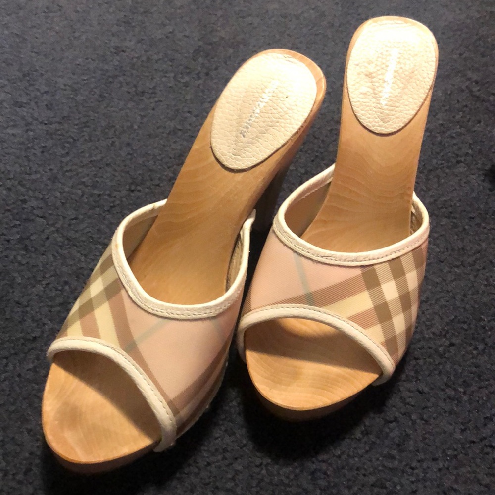 Burberry sandals size 38